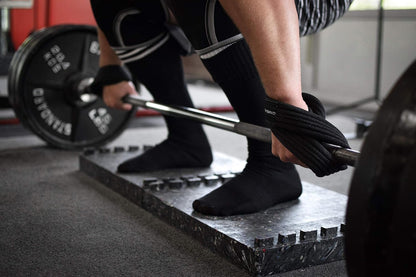 Boost Your Lifts with Figure 8 Lifting Straps! Perfect for Deadlifts, Powerlifting, and Cross Training! 💪🏋️‍♂️ #Weightlifting #StrengthTraining